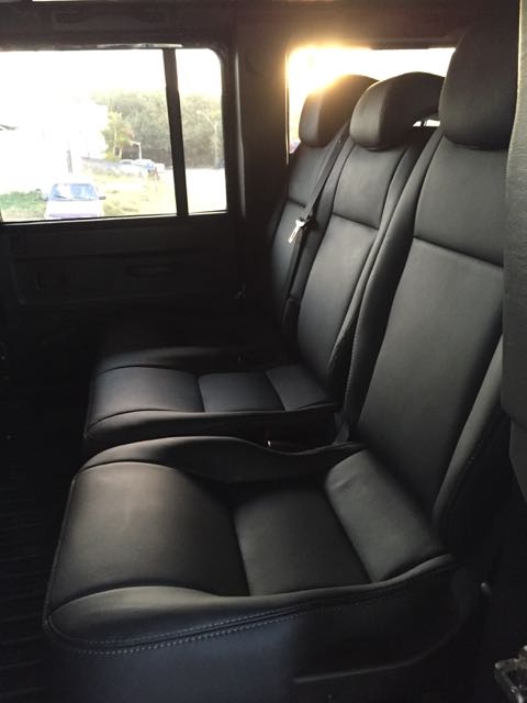 Land Rover Defender 3